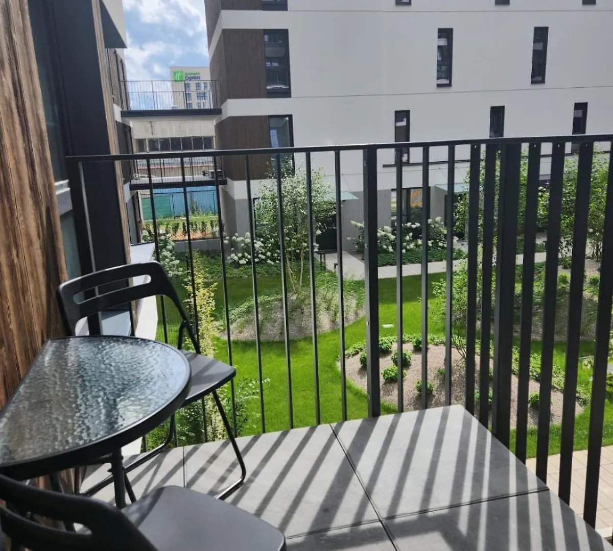 Apartment Central House: Studios with Jacuzzi, Prosecco & Wellness Facilities Warsaw