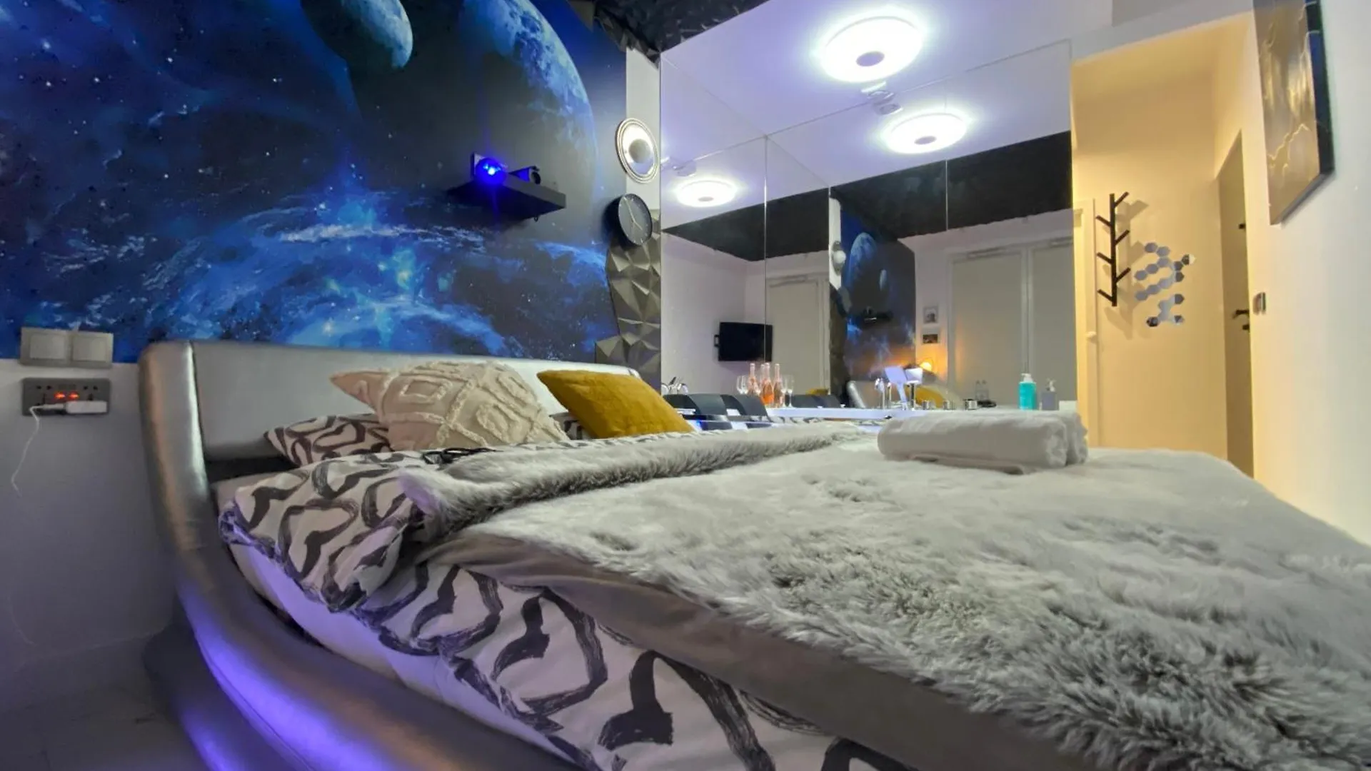 Warszawa Central House - Studios In Warsaw With Private Jacuzzi, Full Access To Sauna, Gym And Billards - Studia Z Prywatnym Jacuzzi Oraz Dostepem Do Sauny, Silowni I Bilarda アパート