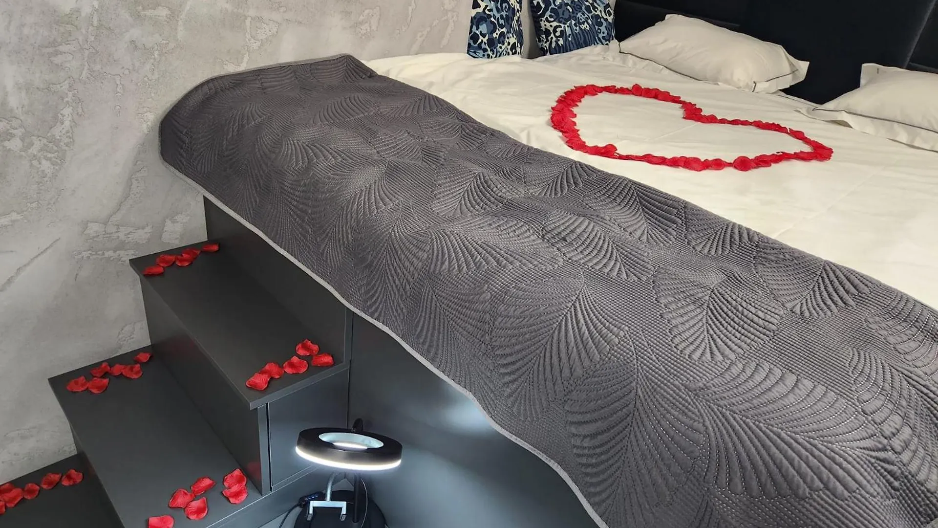 アパート Warszawa Central House - Studios In Warsaw With Private Jacuzzi, Full Access To Sauna, Gym And Billards - Studia Z Prywatnym Jacuzzi Oraz Dostepem Do Sauny, Silowni I Bilarda