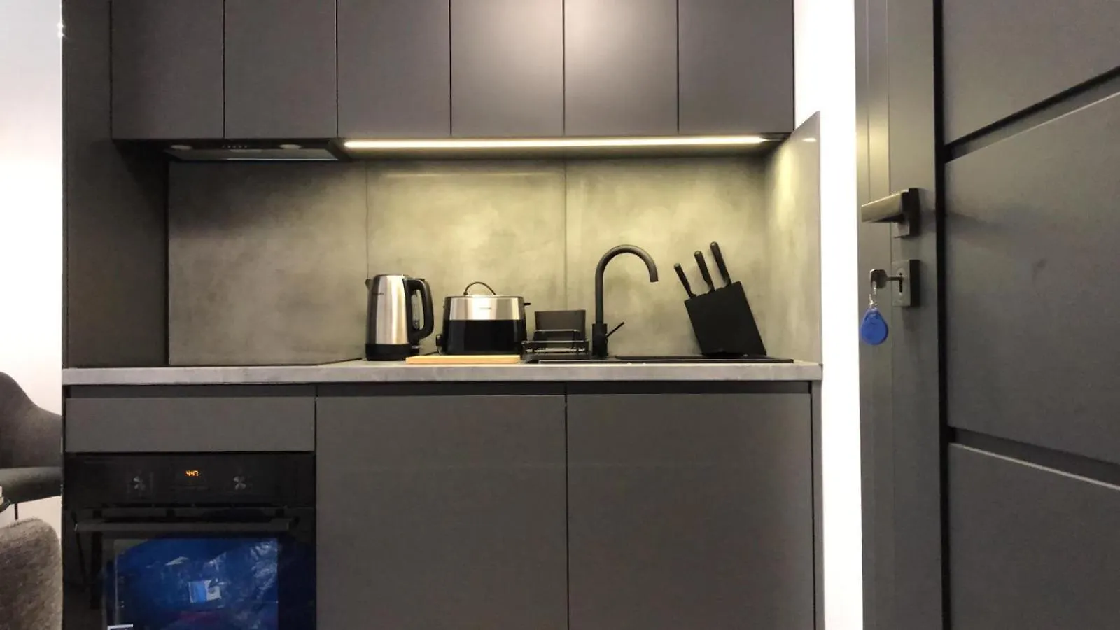 アパート Warszawa Central House - Studios In Warsaw With Private Jacuzzi, Full Access To Sauna, Gym And Billards - Studia Z Prywatnym Jacuzzi Oraz Dostepem Do Sauny, Silowni I Bilarda