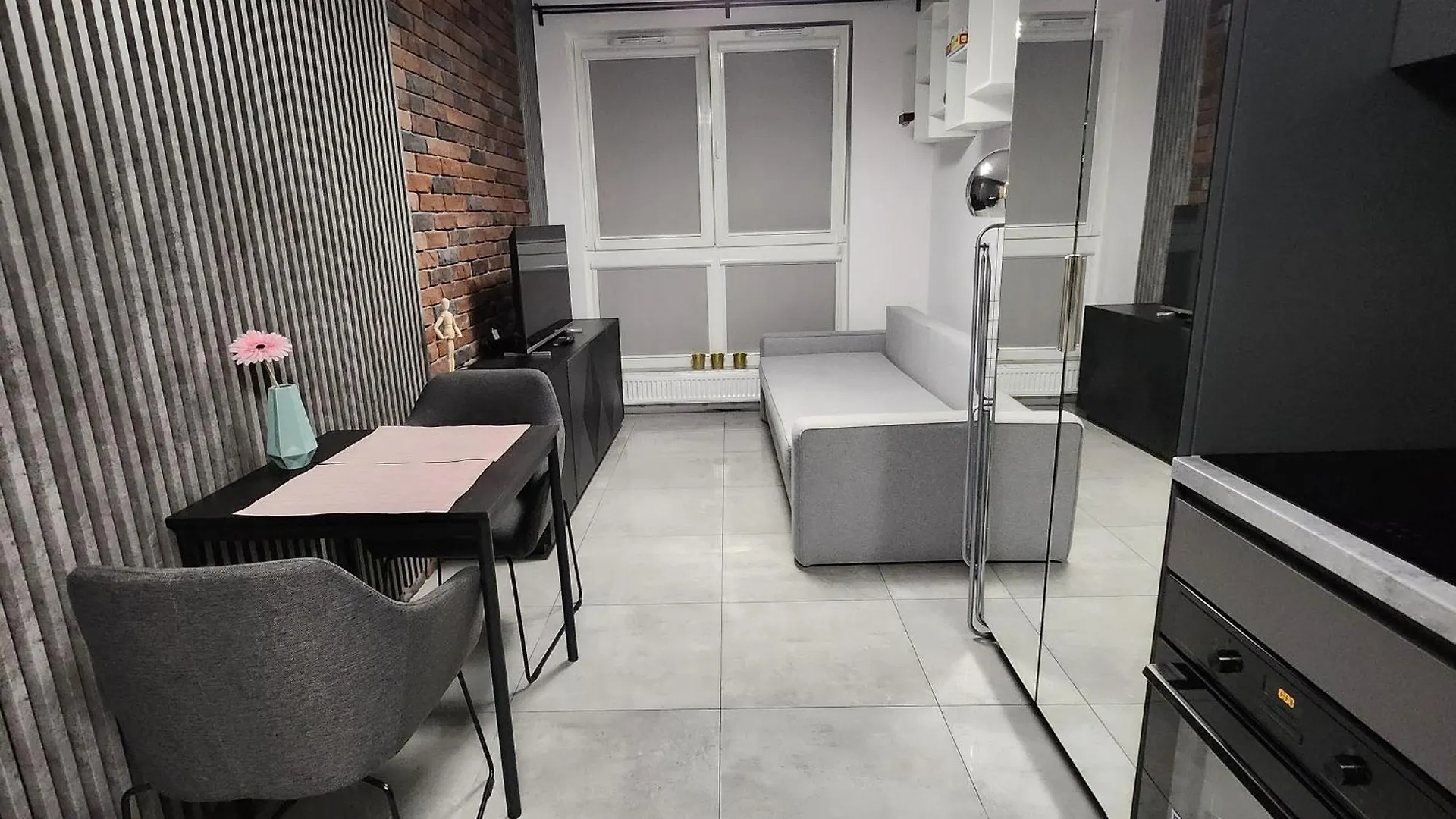Warszawa Central House - Studios In Warsaw With Private Jacuzzi, Full Access To Sauna, Gym And Billards - Studia Z Prywatnym Jacuzzi Oraz Dostepem Do Sauny, Silowni I Bilarda アパート