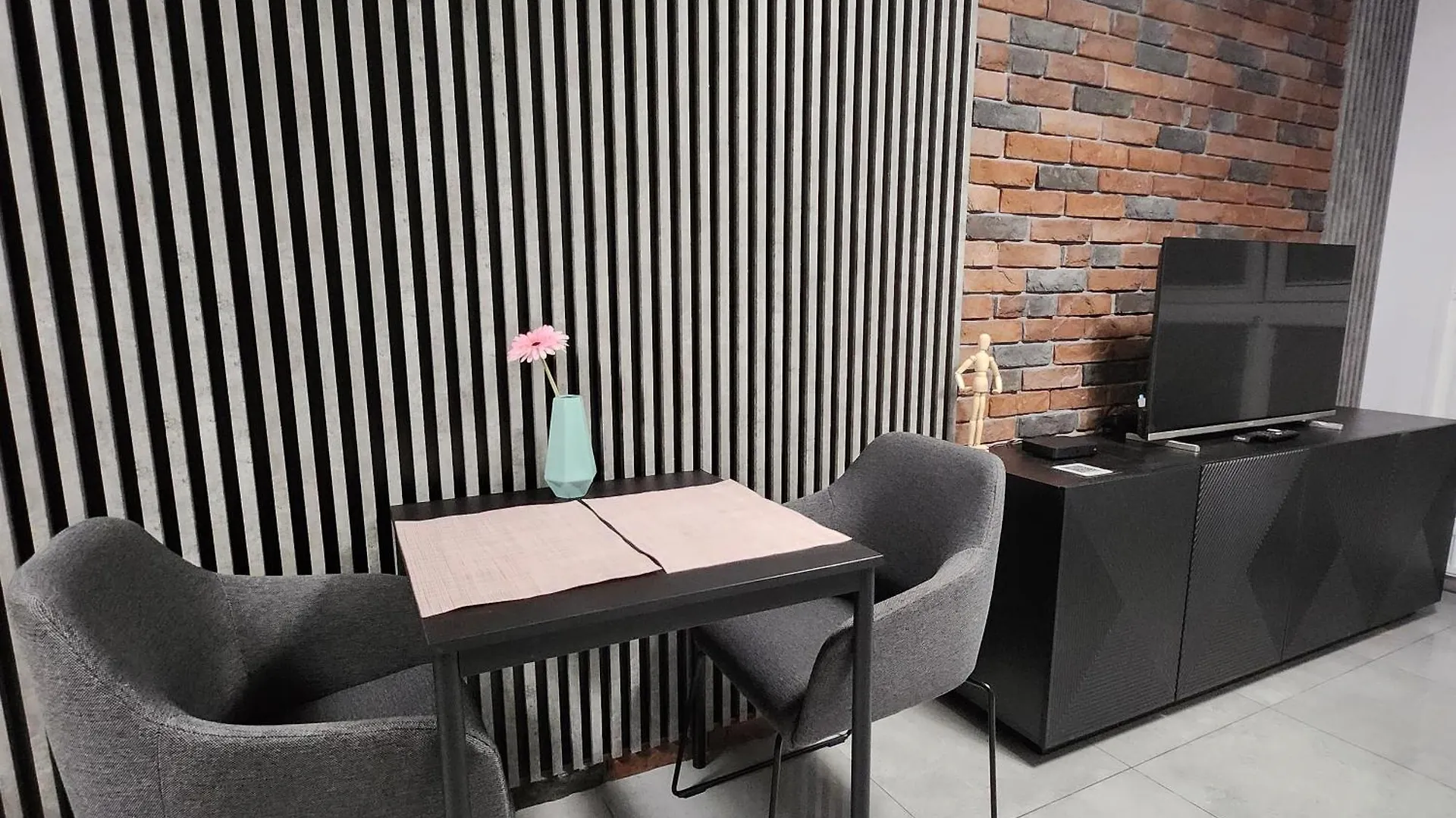 Warszawa Central House - Studios In Warsaw With Private Jacuzzi, Full Access To Sauna, Gym And Billards - Studia Z Prywatnym Jacuzzi Oraz Dostepem Do Sauny, Silowni I Bilarda